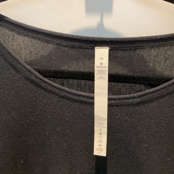 Women’s Lululemon cotton sweater - Picture 2 of 4